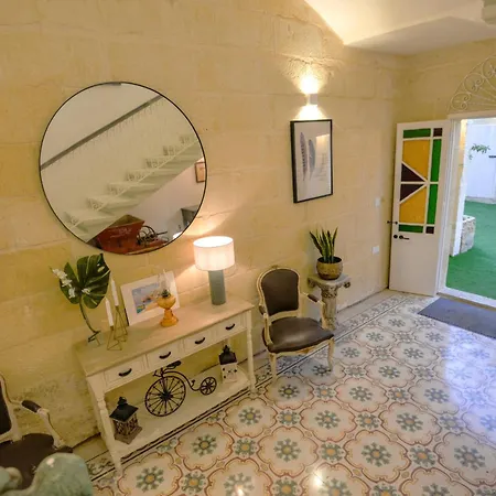 بيت ضيافة Dar Tfuliti سان لاورينْتْسْ