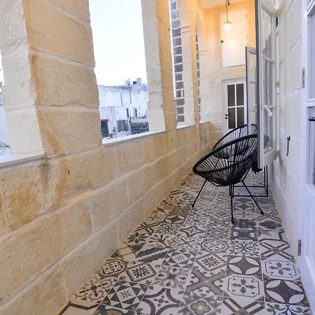 بيت ضيافة Dar Tfuliti *
