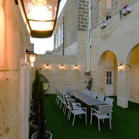 Dar Tfuliti بيت ضيافة سان لاورينْتْسْ
