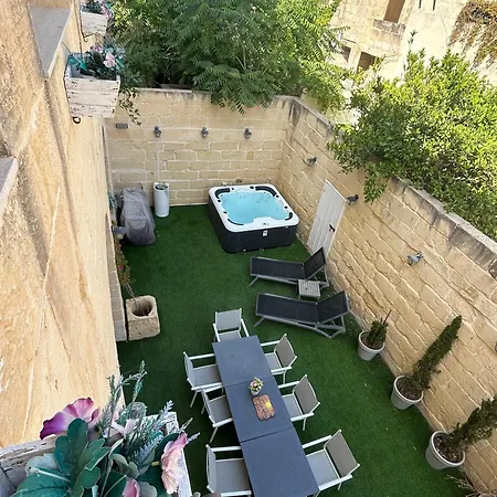 Dar Tfuliti بيت ضيافة