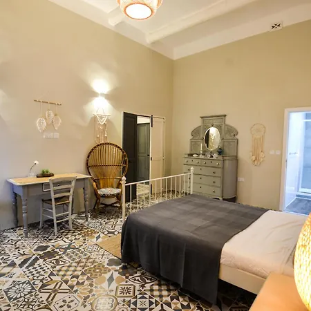 Dar Tfuliti بيت ضيافة سان لاورينْتْسْ