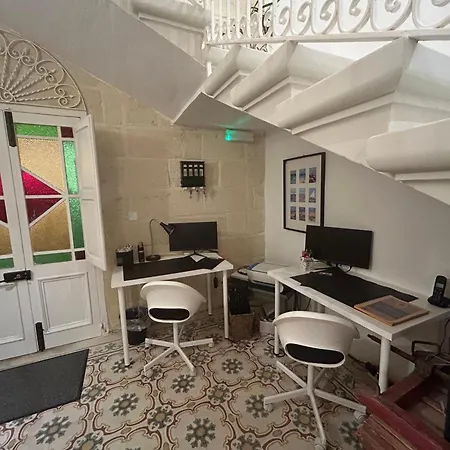 Dar Tfuliti بيت ضيافة سان لاورينْتْسْ