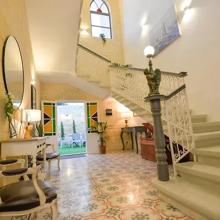 Dar Tfuliti بيت ضيافة سان لاورينْتْسْ