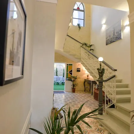 Dar Tfuliti بيت ضيافة سان لاورينْتْسْ