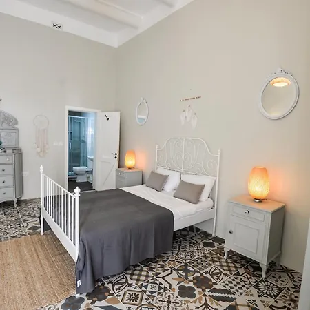 Dar Tfuliti بيت ضيافة سان لاورينْتْسْ