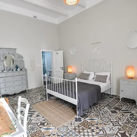 Dar Tfuliti بيت ضيافة سان لاورينْتْسْ