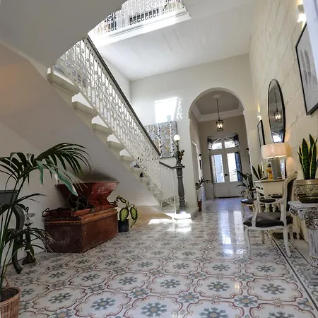 Dar Tfuliti بيت ضيافة