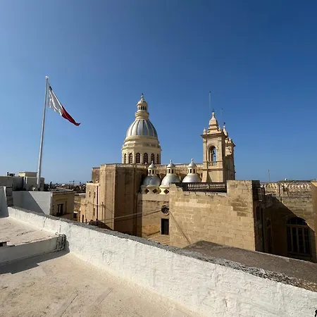 Dar Tfuliti * سان لاورينْتْسْ